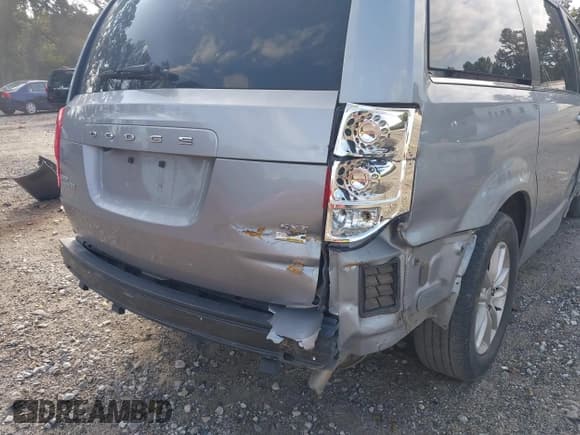 ✅ 2019 Dodge Grand Caravan SXT • VIN: 2C4RDGCG6KR783833 • Лот: 43163192. Опубликован ранее на IAAI с пробегом 227 197 миль. Бесплатный доступ к архиву аукционных продаж из США и подробный отчёт об истории автомобиля на DreamBid. Изображение 21.