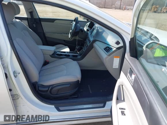 ✅ 2016 Hyundai Sonata • VIN: KMHE14L29GA021355 • Лот: 43240312. Опубликован ранее на IAAI с пробегом 87 076 миль. Бесплатный доступ к архиву аукционных продаж из США и подробный отчёт об истории автомобиля на DreamBid. Изображение 5.