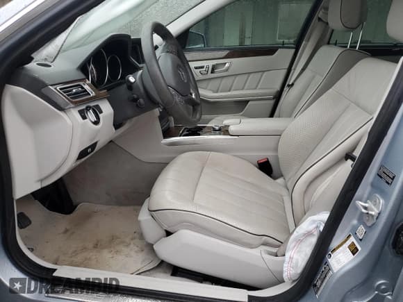 ✅ 2016 Mercedes-Benz E 350 Luxury • VIN: WDDHH8JB9GB183011 • Lot: 84166005. Listed on Copart with 99,233 mi. Free auction sales archive from the USA and detailed vehicle history report at DreamBid. Image 7.