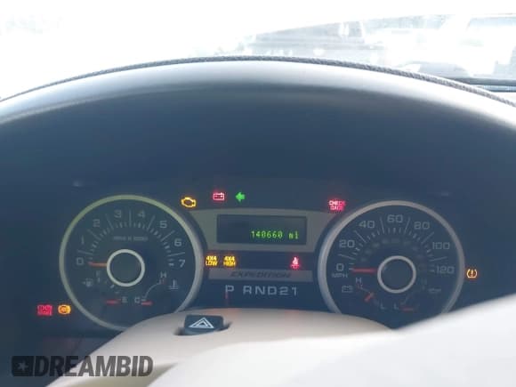 ✅ 2005 Ford Expedition Limited • VIN: 1FMFU20525LA94373 • Lot: 43796073. Wystawiony na IAAI z przebiegiem 140 660 mil. Bezpłatny archiwum sprzedaży aukcyjnych z USA i szczegółowy raport historii pojazdu na DreamBid. Zdjęcie 7.