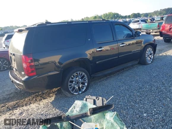 ✅ 2007 Chevrolet Suburban LT • VIN: 3GNFC16077G153129 • Lot: 42059118. Listed on IAAI with 280,604 mi. Free auction sales archive from the USA and detailed vehicle history report at DreamBid. Image 4.