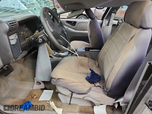 ✅ 1994 Chevrolet S-10 LS • VIN: 1GCCS19Z2R8154903 • Lot: 71016485. Wystawiony na Copart z przebiegiem 56 478 mil. Bezpłatny archiwum sprzedaży aukcyjnych z USA i szczegółowy raport historii pojazdu na DreamBid. Zdjęcie 7.