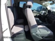 ✅ 2019 Chevrolet Colorado 2WD Work Truck • VIN: 1GCHSBEA2K1111298 • Lot: 43523952. Wystawiony na IAAI z przebiegiem 107 468 mil. Bezpłatny archiwum sprzedaży aukcyjnych z USA i szczegółowy raport historii pojazdu na DreamBid. Zdjęcie 8.