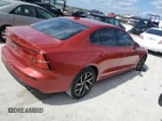 ✅ 2019 Volvo S60 Momentum • VIN: 7JRA22TK0KG001474 • Lot: 42163233. Wystawiony na Copart z przebiegiem 33 923 mil. Bezpłatny archiwum sprzedaży aukcyjnych z USA i szczegółowy raport historii pojazdu na DreamBid. Zdjęcie 3.