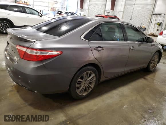 ✅ 2015 Toyota Camry SE • VIN: 4T1BF1FK0FU984074 • Lot: 81956845. Wystawiony na Copart z przebiegiem 177 942 mil. Bezpłatny archiwum sprzedaży aukcyjnych z USA i szczegółowy raport historii pojazdu na DreamBid. Zdjęcie 3.