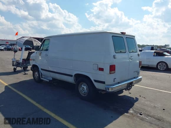 ✅ 1994 Chevrolet Chevy Van • VIN: 1GCEG25H7RF100277 • Лот: 43242872. Опубликован ранее на IAAI с пробегом 144 592 миль. Бесплатный доступ к архиву аукционных продаж из США и подробный отчёт об истории автомобиля на DreamBid. Изображение 3.