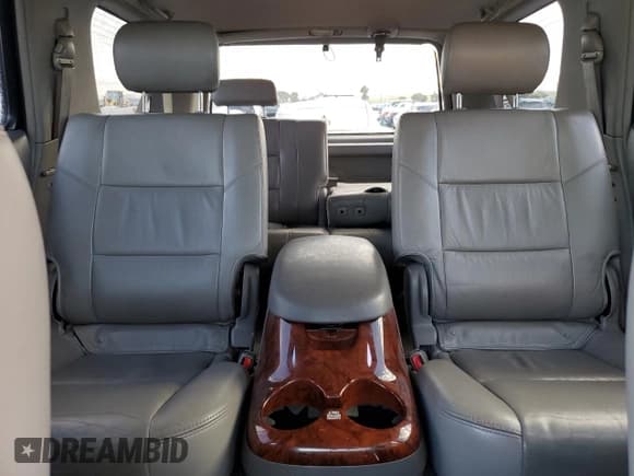 ✅ 2006 Toyota Sequoia Limited • VIN: 5TDBT48A36S267210 • Lot: 92496135. Wystawiony na Copart z przebiegiem 224 533 mil. Bezpłatny archiwum sprzedaży aukcyjnych z USA i szczegółowy raport historii pojazdu na DreamBid. Zdjęcie 10.