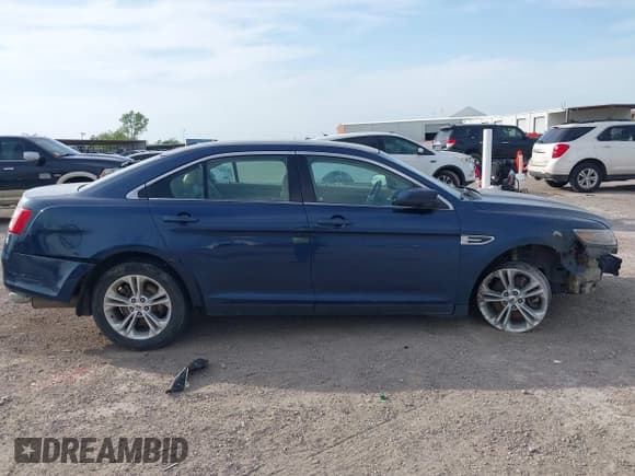 ✅ 2017 Ford Taurus SEL • VIN: 1FAHP2E82HG129455 • Lot: 42052522. Listed on IAAI with 119,339 mi. Free auction sales archive from the USA and detailed vehicle history report at DreamBid. Image 14.