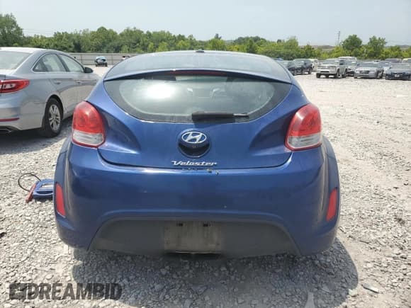 ✅ 2017 Hyundai Veloster • VIN: KMHTC6AD1HU307959 • Lot: 65978804. Wystawiony na Copart z przebiegiem 154 376 mil. Bezpłatny archiwum sprzedaży aukcyjnych z USA i szczegółowy raport historii pojazdu na DreamBid. Zdjęcie 6.