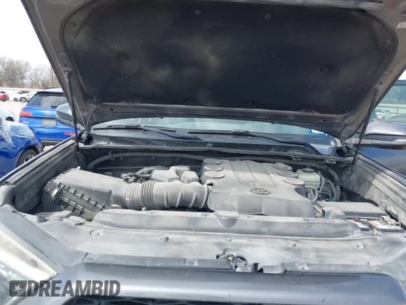 ✅ 2015 Toyota 4Runner SR5 • VIN: JTEZU5JRXF5091016 • Lot: 41592829. Listed on IAAI with 196,988 mi. Free auction sales archive from the USA and detailed vehicle history report at DreamBid. Image 10.