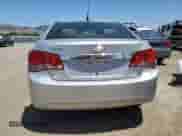 2012 Chevrolet Cruze LS z VIN 1G1PC5SH9C7385858, wystawiony jako Copart lot #56993145 z przebiegiem 131 867 mil mil oraz Szkoda całkowita • Salvage title. Historia ofert i sprzedaży dostępna na DreamBid. Obrazek 6.