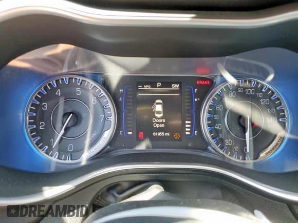 ✅ 2015 Chrysler 200 Limited • VIN: 1C3CCCAG0FN727351 • Лот: 60895215. Опубликован ранее на Copart с пробегом 61 955 миль. Бесплатный доступ к архиву аукционных продаж из США и подробный отчёт об истории автомобиля на DreamBid. Изображение 9.