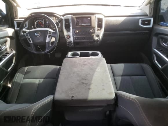 ✅ 2017 Nissan Titan SV • VIN: 1N6AA1EJ8HN573992 • Lot: 57311915. Listed on Copart with 216,138 mi. Free auction sales archive from the USA and detailed vehicle history report at DreamBid. Image 8.