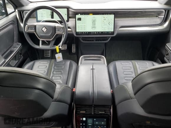 ✅ 2022 Rivian R1T Launch Edition • VIN: 7FCTGAAL4NN003172 • Lot: 48696325. Wystawiony na Copart z przebiegiem 38 663 mil. Bezpłatny archiwum sprzedaży aukcyjnych z USA i szczegółowy raport historii pojazdu na DreamBid. Zdjęcie 8.