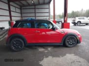 ✅ 2023 MINI Hardtop Cooper • VIN: WMW33DH03P2T77305 • Lot: 43651802. Wystawiony na IAAI z przebiegiem 25 249 mil. Bezpłatny archiwum sprzedaży aukcyjnych z USA i szczegółowy raport historii pojazdu na DreamBid. Zdjęcie 13.