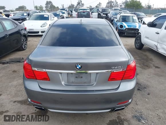✅ 2012 BMW 7 Series 740i • VIN: WBAKA4C52CC613676 • Lot: 42509312. Listed on IAAI with 113,971 mi. Free auction sales archive from the USA and detailed vehicle history report at DreamBid. Image 16.