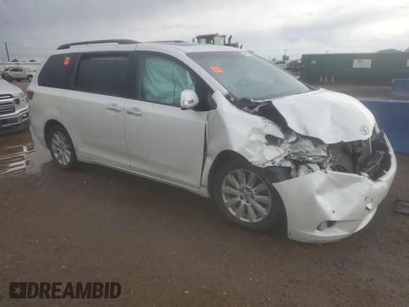 ✅ 2015 Toyota Sienna Limited • VIN: 5TDDK3DC0FS101949 • Lot: 61479235. Listed on Copart with 100,898 mi. Free auction sales archive from the USA and detailed vehicle history report at DreamBid. Image 4.