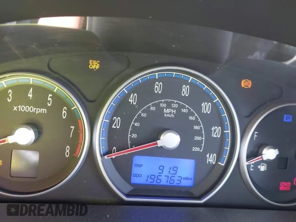 ✅ 2008 Hyundai Santa Fe SE • VIN: 5NMSH13E48H176897 • Lot: 43311941. Listed on IAAI with 196,763 mi. Free auction sales archive from the USA and detailed vehicle history report at DreamBid. Image 7.