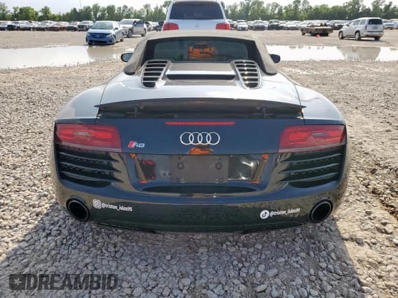 ✅ 2014 Audi R8 • VIN: WUASUAFG3EN000918 • Lot: 59743575. Listed on Copart with 92,165 mi. Free auction sales archive from the USA and detailed vehicle history report at DreamBid. Image 6.