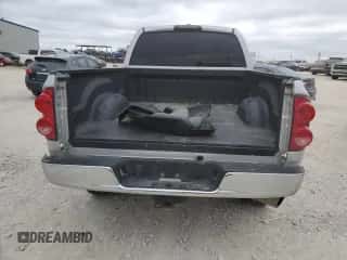 2007 Dodge 3500 Laramie z VIN 3D7MX39A17G775140, wystawiony jako Copart lot #71286474 z przebiegiem 110 865 mil mil oraz Czysty tytuł • Clean title. Historia ofert i sprzedaży dostępna na DreamBid. Obrazek 6.