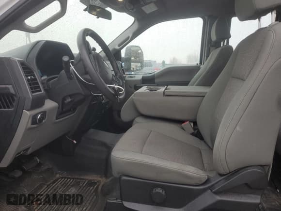 ✅ 2019 Ford F-250 XL • VIN: 1FT7X2B62KEG69447 • Lot: 92895725. Wystawiony na Copart z przebiegiem 42 282 mil. Bezpłatny archiwum sprzedaży aukcyjnych z USA i szczegółowy raport historii pojazdu na DreamBid. Zdjęcie 7.