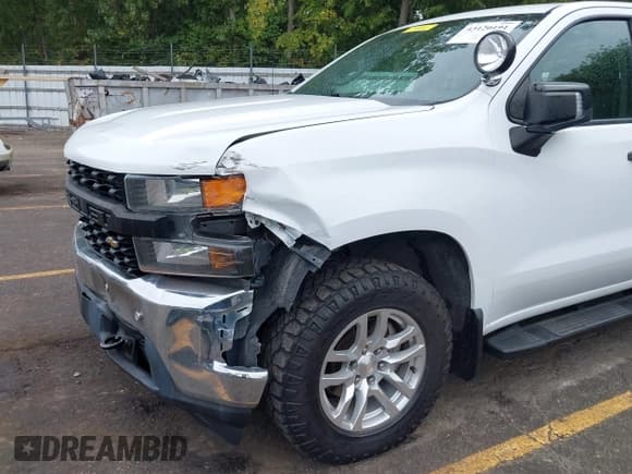 ✅ 2019 Chevrolet Silverado 1500 Work Truck • VIN: 1GCUYAEF9KZ338038 • Lot: 43120191. Wystawiony na IAAI z przebiegiem 100 266 mil. Bezpłatny archiwum sprzedaży aukcyjnych z USA i szczegółowy raport historii pojazdu na DreamBid. Zdjęcie 6.