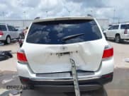 ✅ 2011 Toyota Highlander Limited • VIN: 5TDYK3EH2BS040318 • Lot: 42512823. Wystawiony na IAAI z przebiegiem 211 960 mil. Bezpłatny archiwum sprzedaży aukcyjnych z USA i szczegółowy raport historii pojazdu na DreamBid. Zdjęcie 16.