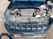 ✅ 2021 Jeep Compass Altitude • VIN: 3C4NJDBB8MT558325 • Lot: 41854429. Wystawiony na IAAI z przebiegiem 127 715 mil. Bezpłatny archiwum sprzedaży aukcyjnych z USA i szczegółowy raport historii pojazdu na DreamBid. Zdjęcie 10.