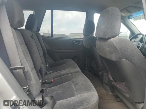 ✅ 2004 Hyundai Santa Fe GLS • VIN: KM8SC13D74U659059 • Lot: 57156945. Listed on Copart with 141,881 mi. Free auction sales archive from the USA and detailed vehicle history report at DreamBid. Image 11.