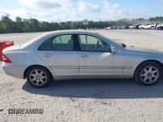 ✅ 2004 Mercedes-Benz C 320 • VIN: WDBRF64J04F551588 • Lot: 41971774. Wystawiony na IAAI z przebiegiem 184 594 mil. Bezpłatny archiwum sprzedaży aukcyjnych z USA i szczegółowy raport historii pojazdu na DreamBid. Zdjęcie 13.