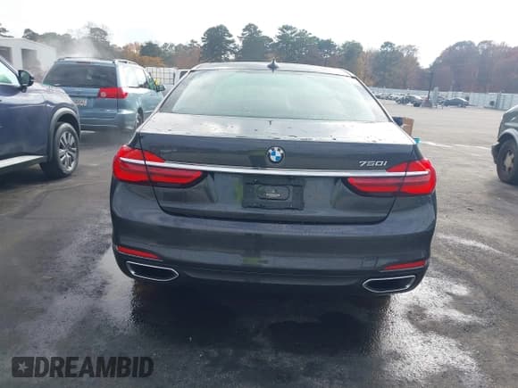 ✅ 2016 BMW 7 Series 750i • VIN: WBA7F0C50GGM20392 • Lot: 43770809. Listed on IAAI with 85,657 mi. Free auction sales archive from the USA and detailed vehicle history report at DreamBid. Image 16.