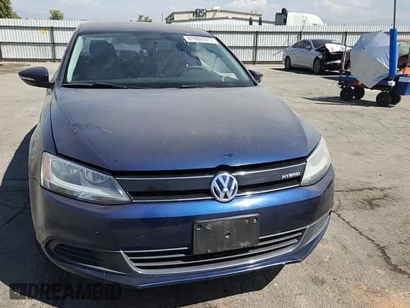 ✅ 2014 Volkswagen Jetta Hybrid • VIN: 3VW637AJXEM234388 • Lot: 81086075. Listed on Copart with 160,848 mi. Free auction sales archive from the USA and detailed vehicle history report at DreamBid. Image 13.