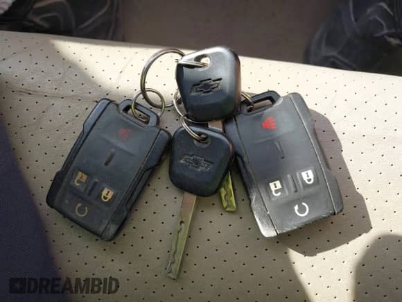 2018 Chevrolet Silverado 1500 LT z VIN 3GCUKREC0JG519095, wystawiony jako IAAI lot #43271594 z przebiegiem 108 548 mil mil oraz . Historia ofert i sprzedaży dostępna na DreamBid. Obrazek 11.