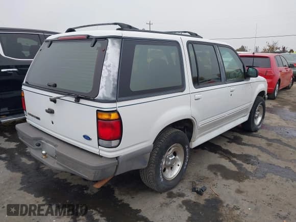 ✅ 1996 Ford Explorer XL • VIN: 1FMDU32X5TZB79567 • Lot: 43896223. Listed on IAAI with 116,604 mi. Free auction sales archive from the USA and detailed vehicle history report at DreamBid. Image 4.