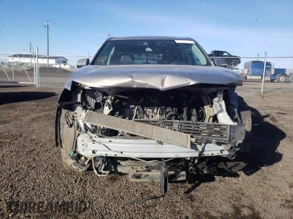 ✅ 2018 Chevrolet Traverse LT • VIN: 1GNEVHKW4JJ131782 • Lot: 46813984. Wystawiony na Copart z przebiegiem 94 668 mil. Bezpłatny archiwum sprzedaży aukcyjnych z USA i szczegółowy raport historii pojazdu na DreamBid. Zdjęcie 5.