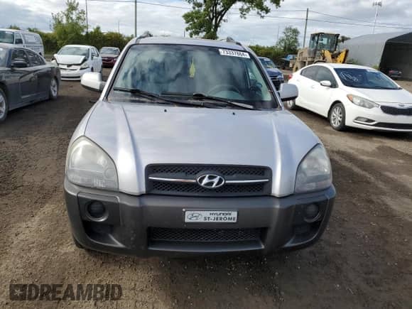 2005 Hyundai Tucson z VIN KM8JM12D95U105582, wystawiony jako Copart lot #73337864 z przebiegiem 138 898 mil mil oraz Czysty tytuł • Clean title. Historia ofert i sprzedaży dostępna na DreamBid. Obrazek 5.