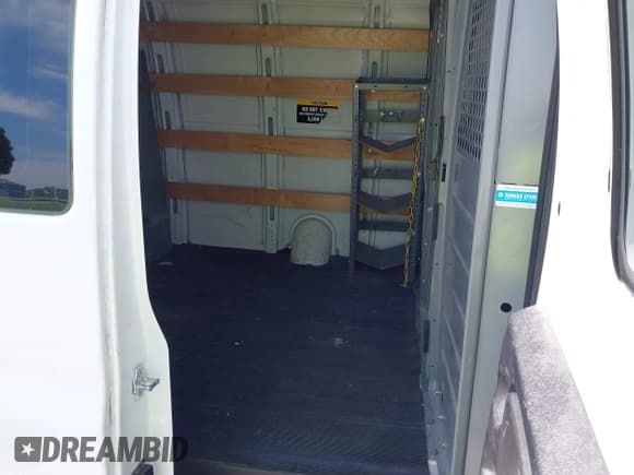 ✅ 2015 GMC Savana Cargo • VIN: 1GTW7FCFXF1903820 • Lot: 42806616. Listed on IAAI with 149,216 mi. Free auction sales archive from the USA and detailed vehicle history report at DreamBid. Image 8.