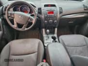 ✅ 2012 Kia Sorento LX • VIN: 5XYKTDA60CG300128 • Lot: 95760925. Listed on Copart with 165,471 mi. Free auction sales archive from the USA and detailed vehicle history report at DreamBid. Image 8.