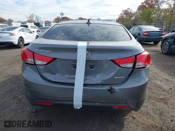 ✅ 2012 Hyundai Elantra GLS • VIN: 5NPDH4AE3CH081272 • Lot: 43624875. Listed on IAAI with 192,295 mi. Free auction sales archive from the USA and detailed vehicle history report at DreamBid. Image 16.