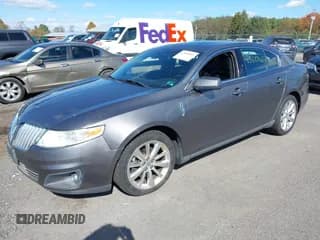 ✅ 2011 Lincoln MKS • VIN: 1LNHL9ER8BG602592 • Lot: 43500865. Wystawiony na IAAI z przebiegiem 101 925 mil. Bezpłatny archiwum sprzedaży aukcyjnych z USA i szczegółowy raport historii pojazdu na DreamBid. Zdjęcie 2.