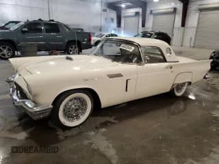 ✅ 1957 Ford Thunderbird • VIN: E7FH197875 • Lot: 84033545. Listed on Copart with 7,002 mi. Free auction sales archive from the USA and detailed vehicle history report at DreamBid. Image 1.