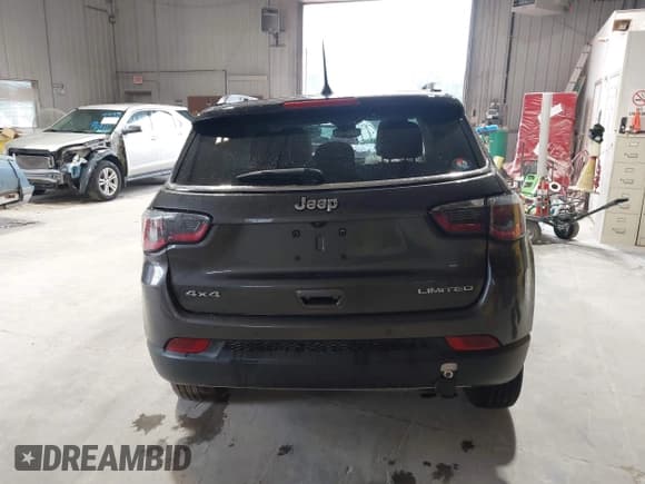 ✅ 2018 Jeep Compass Limited • VIN: 3C4NJDCB4JT373845 • Lot: 42857430. Listed on IAAI with 83,196 mi. Free auction sales archive from the USA and detailed vehicle history report at DreamBid. Image 16.