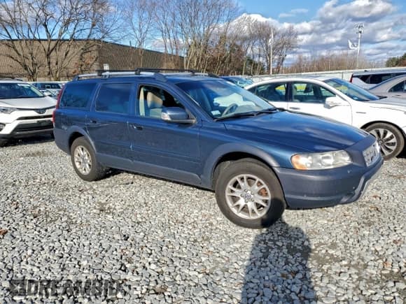 ✅ 2007 Volvo XC70 • VIN: YV4SZ592871259806 • Lot: 94306315. Listed on Copart with 317,154 mi. Free auction sales archive from the USA and detailed vehicle history report at DreamBid. Image 4.