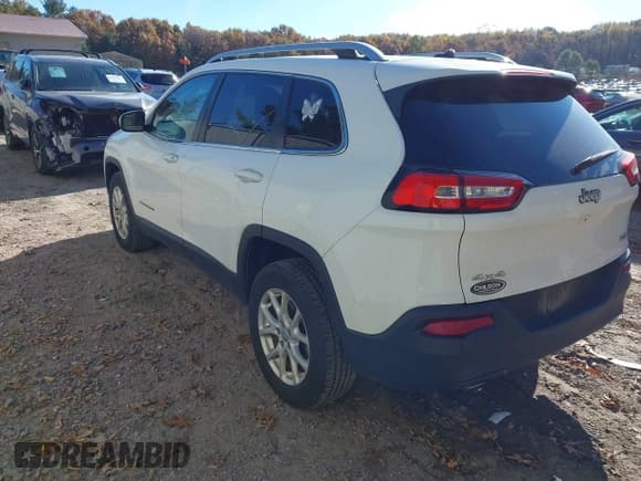 ✅ 2016 Jeep Cherokee Latitude • VIN: 1C4PJMCB4GW276530 • Лот: 43560225. Опубликован ранее на IAAI с пробегом 194 898 миль. Бесплатный доступ к архиву аукционных продаж из США и подробный отчёт об истории автомобиля на DreamBid. Изображение 3.