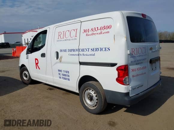 2015 Chevrolet City Express Cargo LS z VIN 3N63M0YN6FK698243, wystawiony jako IAAI lot #41903601 z przebiegiem 142 021 mil mil oraz . Historia ofert i sprzedaży dostępna na DreamBid. Obrazek 3.