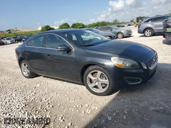 ✅ 2013 Volvo S60 T5 Premier • VIN: YV1612FS8D2185589 • Lot: 58694315. Listed on Copart with 130,091 mi. Free auction sales archive from the USA and detailed vehicle history report at DreamBid. Image 4.
