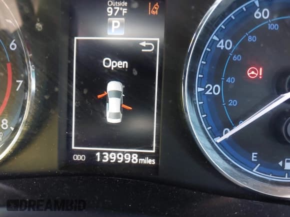 ✅ 2017 Toyota Corolla LE • VIN: 5YFBURHE2HP579804 • Лот: 43441128. Опубликован ранее на IAAI с пробегом 139 998 миль. Бесплатный доступ к архиву аукционных продаж из США и подробный отчёт об истории автомобиля на DreamBid. Изображение 16.