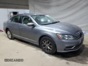 ✅ 2017 Volkswagen Passat S • VIN: 1VWAT7A38HC036166 • Лот: 85384945. Опубликован ранее на Copart с пробегом 122 426 миль. Бесплатный доступ к архиву аукционных продаж из США и подробный отчёт об истории автомобиля на DreamBid. Изображение 4.