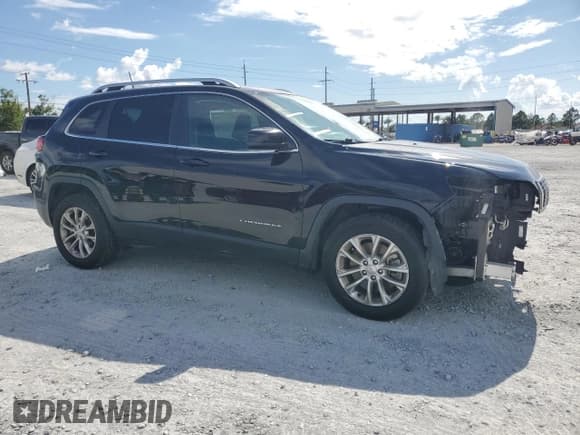 ✅ 2019 Jeep Cherokee Latitude • VIN: 1C4PJLCB5KD264451 • Lot: 56658295. Wystawiony na Copart z przebiegiem 104 715 mil. Bezpłatny archiwum sprzedaży aukcyjnych z USA i szczegółowy raport historii pojazdu na DreamBid. Zdjęcie 4.