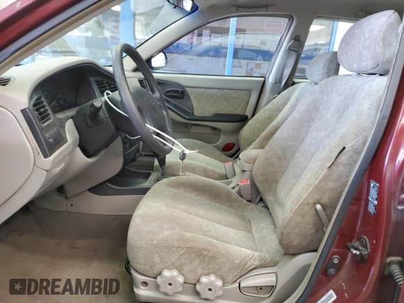 ✅ 2001 Hyundai Elantra GLS • VIN: KMHDN45D71U140221 • Lot: 54695955. Wystawiony na Copart z przebiegiem 107 725 mil. Bezpłatny archiwum sprzedaży aukcyjnych z USA i szczegółowy raport historii pojazdu na DreamBid. Zdjęcie 7.
